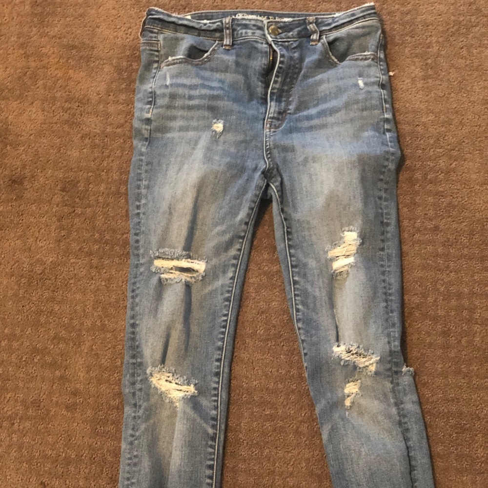 High Waisted American Eagle Distressed Jeans sz 8
